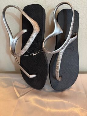 Havaianas Women’s Silver T-Strap Sandals with Black Footbed